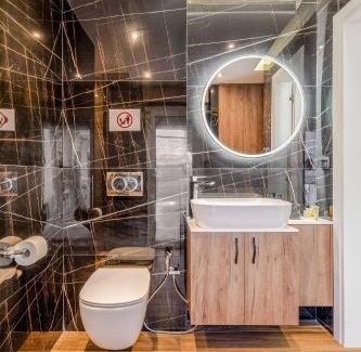 Vardaris Apartment | Unique Experience in Modern Apartment with Balcony & City Views