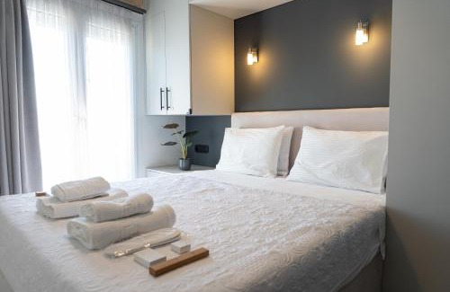 Vardaris Apartment | Unique Experience in Modern Apartment with Balcony & City Views