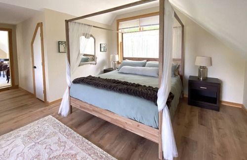 Harrison House | Unique family getaway, sunset mountain views, close to skiing and lakes