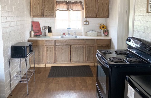 Lindsay House | Unique Farm stay at a Petting Zoo