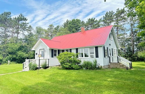 Tomahawk House | Unique House by lake Nokomis