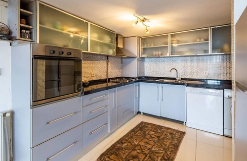 Kadikoy Villa | Unique House with Tree Inside near Sea in Maltepe