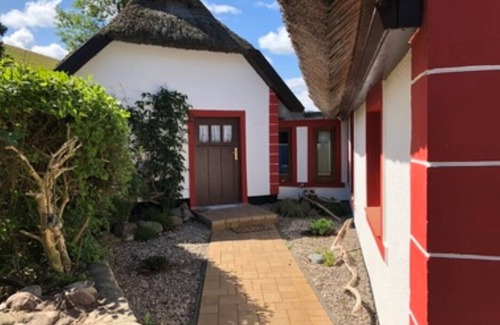 Putgarten House | Unique idyllic holiday home under thatch on the Baltic Sea at Cape Arkona