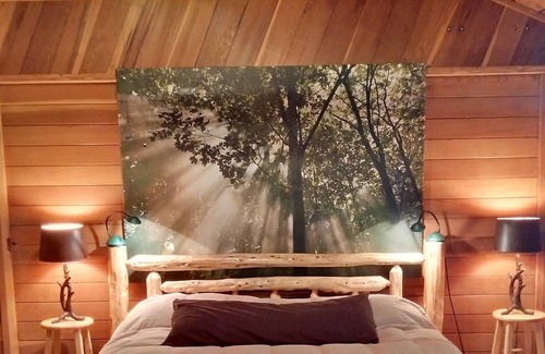 Tumbling Shoals Cabin | Unique Lodge-style Cabin only minutes away from Beach,Fishing and Boatlaunch