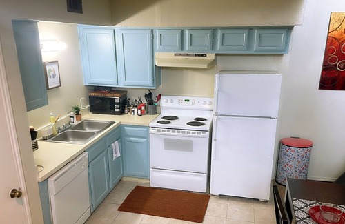 Garland Apartment | Unique loft apartment 20 mins from downtown Dallas. Shopping & food 2 min away.