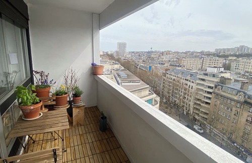 Combat Apartment | Unique Lovely View Flat: Canal/Buttes Chaumont