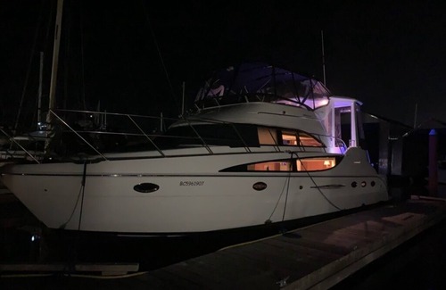 Sidney Boat Rental | Unique Luxury Power Yacht