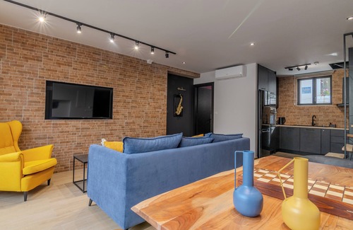 Nea Chora House | Unique mini villa with a jacuzzi at the heart of Chania