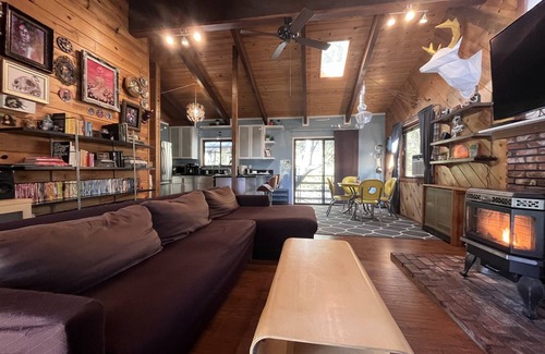 Pine Mountain Club Cabin | Unique private Forest mountain Getaway