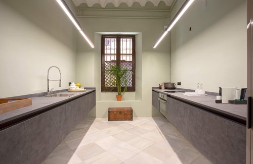 San Bartolome House | Unique Sevillian House with Pool. Casa Tintes