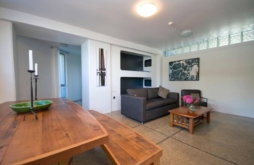 Raglan Apartment | Unique & stylish apartment in the former Golden Bay silo on the Raglan Wharf