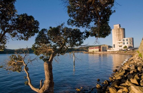 Raglan Apartment | Unique & stylish apartment in the former Golden Bay silo on the Raglan Wharf