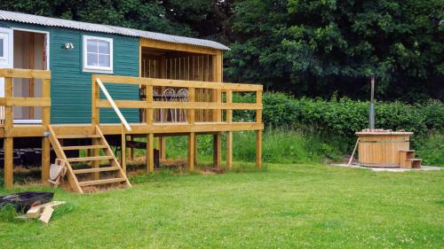 Hawick House | Unique Upcycled Straw Trailer Westcote