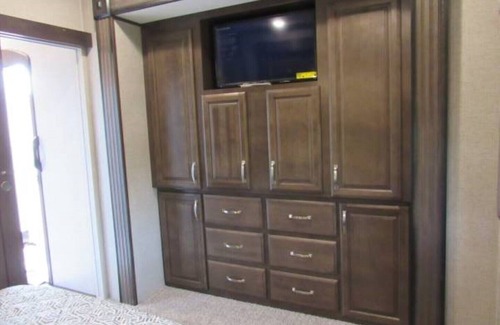 Spring Hill House | Unique vacation RV Living, USD70 per nights