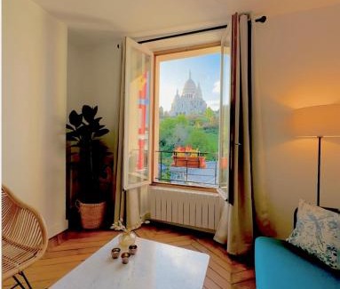 Montmartre Apartment | Unique View of Sacre Coeur!