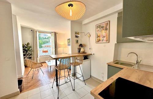 Montmartre Apartment | Unique View of Sacre Coeur!