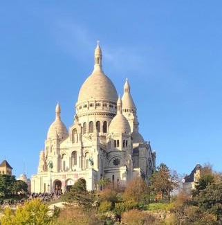 Montmartre Apartment | Unique View of Sacre Coeur!