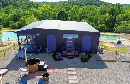Creola Cabin | Unique Waterfront Nature Cabin Hot Tub Sauna 3 mi from Hocking Hills St Pk