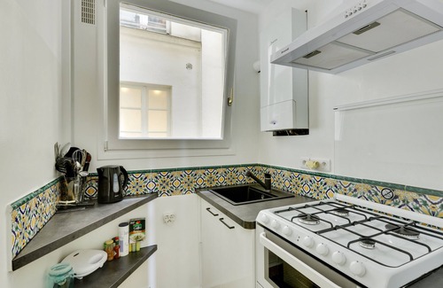 Notre-Dame-des-Champs Apartment | Unit 009 St Germain des Près (Cherche Midi) 2 bedroom 4 pax