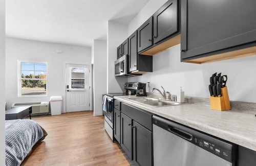 Neenah Apartment | Unit 12 Fox Flats Studios @ Neenah, WI