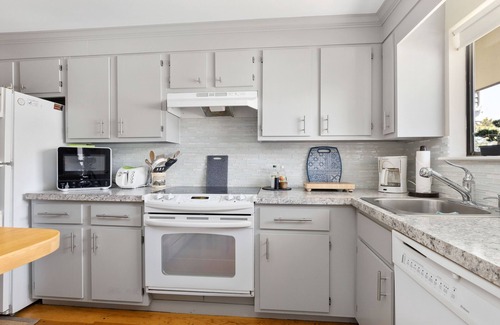 Hyannis Condo | Unit 135 Poolside 2BD w/loft-A/C, Private Balcony, Association Beach & Pool