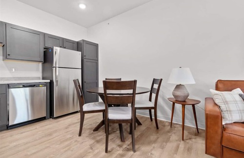 Neenah Apartment | Unit 17 at Fox Flats (1 Bed/Garage/Washer & Dryer)