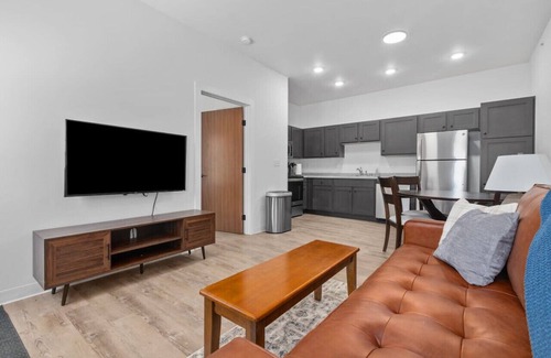 Neenah Apartment | Unit 19 at Fox Flats (1 Bed/Garage/Washer & Dryer)