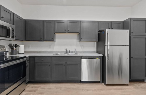 Neenah Apartment | Unit 19 at Fox Flats (1 Bed/Garage/Washer & Dryer)