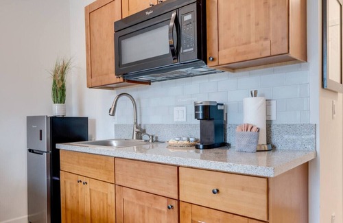 Wailuku Apartment | Unit 19 Maui Ohana Modern Studio