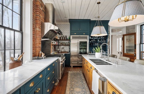 Butchertown House | Unit 2: Classic Mansion for Your Derby Experience!