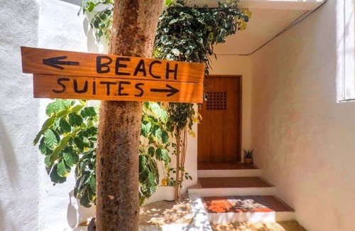 Puerto Juarez House | Unit #2 Suite Zen · Beautiful suite Zen beach front