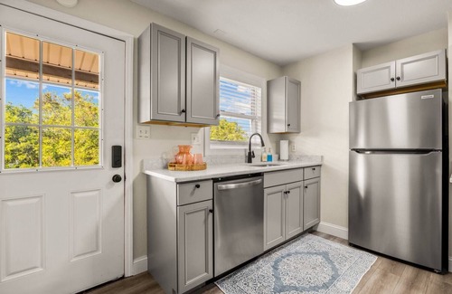 Colington House | Unit 2-Walk/Bike to Beach! Bikes Included!