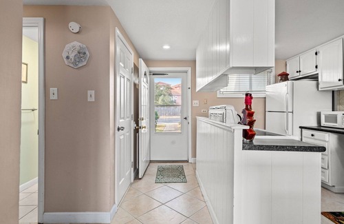 Sunnyside Condo | Unit 21, Fun in The Sun, 2 Bedroom Beach Condo
