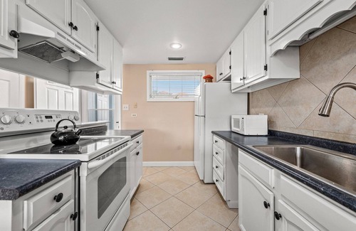 Sunnyside Condo | Unit 21, Fun in The Sun, 2 Bedroom Beach Condo