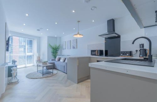 Sheffield Apartment | Unit 3 Classy & Comfy 1-BR Flat, Fast Wi-Fi, Prime Location