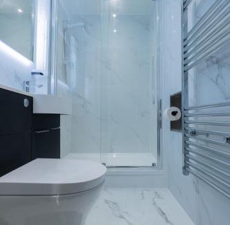Sheffield Apartment | Unit 3 Classy & Comfy 1-BR Flat, Fast Wi-Fi, Prime Location