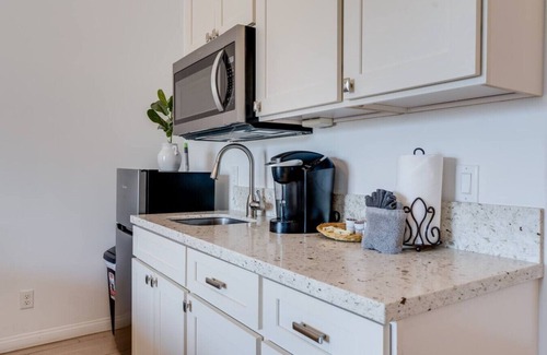 Wailuku Apartment | Unit 3 Maui Ohana Modern Studio