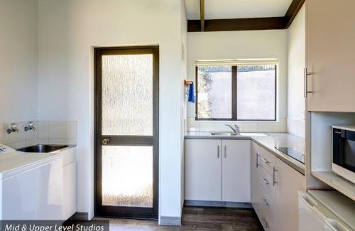 Kaiteriteri House | Unit 6 Kaiteri Apartments and Holiday Homes