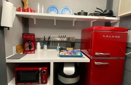 Maryville Bed & Breakfast | Unit #7 Picnic Tables Dragon Depot at Dragon City