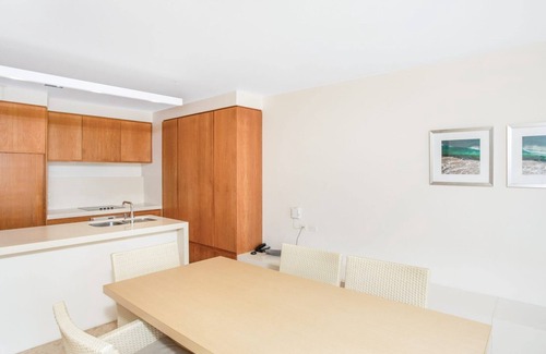 Rainbow Beach Apartment | Unit 8 Plantation Resort - Rainbow Beach. Plantation Resort. Air conditioned. Wifi. Pool and outdoor