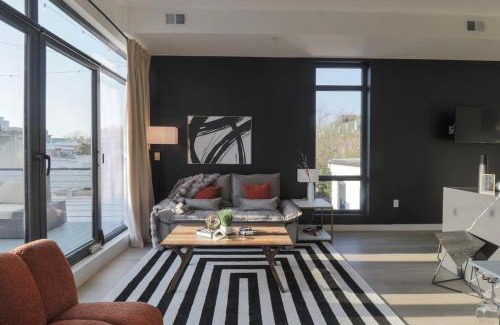 Shaw Apartment | Unit 9 Luxe 2 Bedroom Penthouse Sleeps 6