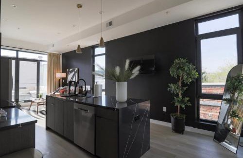 Shaw Apartment | Unit 9 Luxe 2 Bedroom Penthouse Sleeps 6