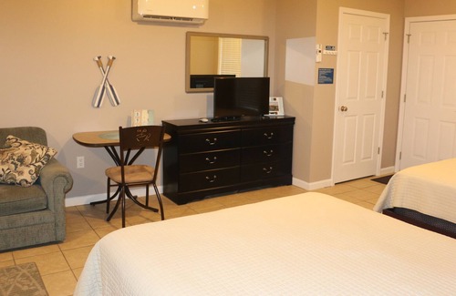 Jamestown Cottage | Unit B - 2 queen beds, 1 full bath, queen sleeper sofa, close to lake
