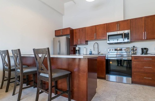 Winnipeg Apartment | UNIT ONE Executive Stay Fully Furnished Two Bedroom Condo