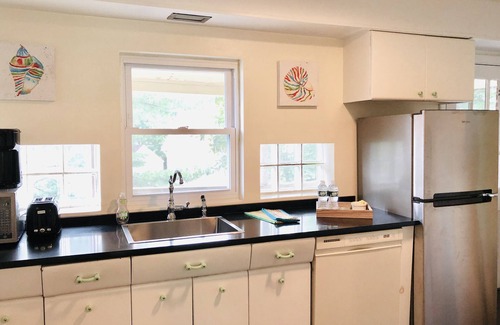 Cleveland Circle Apartment | Unit2 GR8 LOCATION mins to Longwood Medical Area, BC, BU, HarvMedSchool SPACIOUS