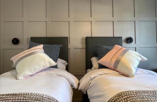Trafford Bed & Breakfast | United Home B&B