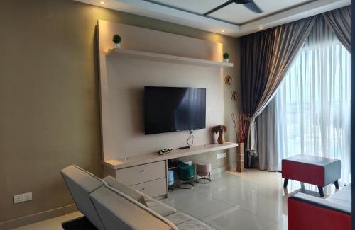 Seri Kembangan Apartment | Univ 360 Seri Kembangan - Cozy Homestay Free Wifi - Netflix - Prime Video