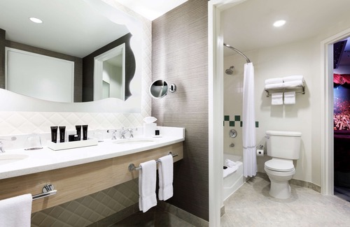 Florida Center Hotel | Universal's Hard Rock Hotel