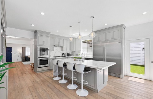 Studio City Villa | Universal Studio Contemporary Villa with Pool Sleeps 10
