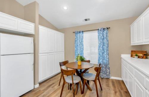 Merced House | University Pastoral - Family Perfect Close to UCM